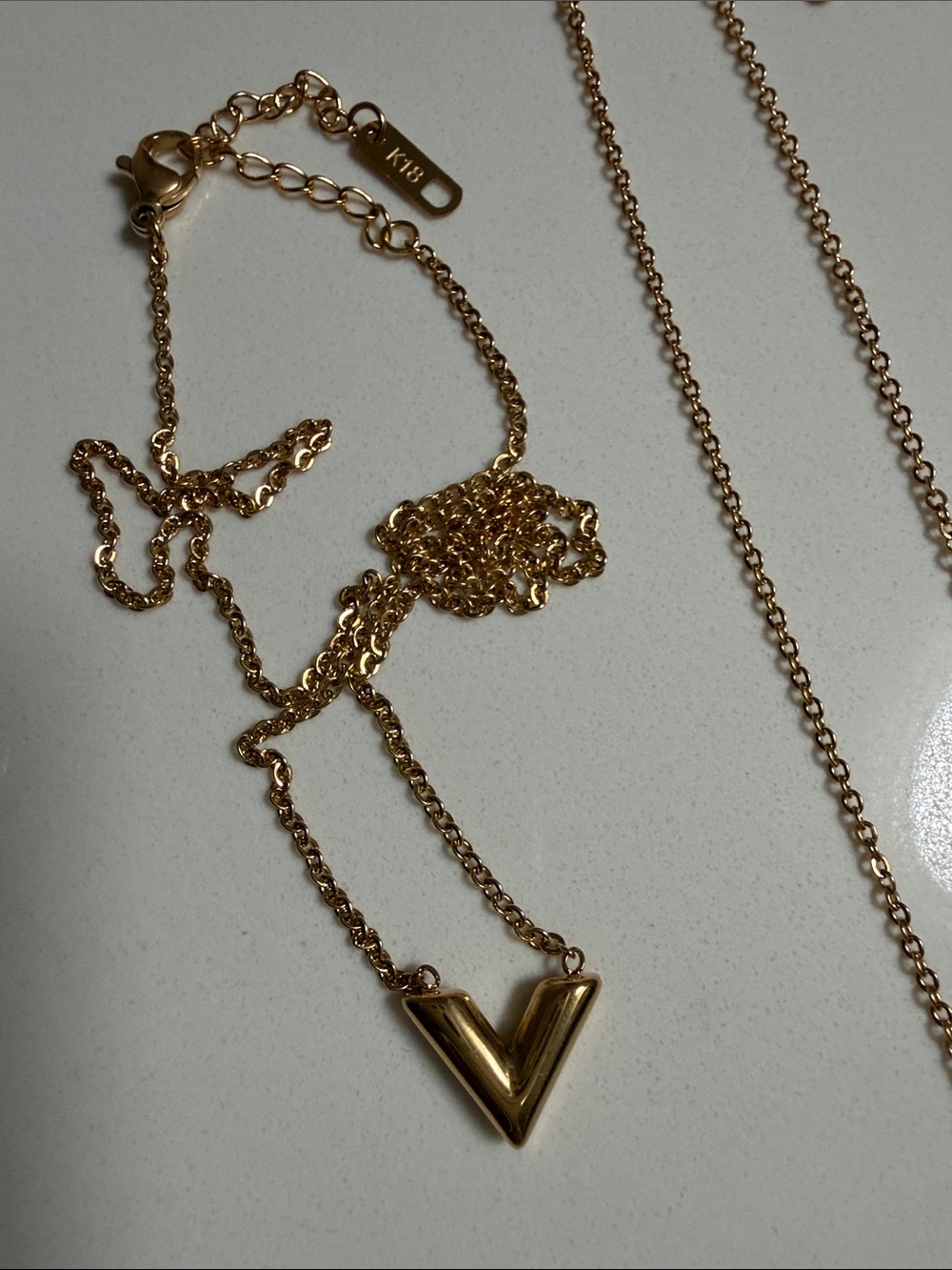 Gold V-Shaped Pendant Necklace- Elegant hight quality Women’s Jewelry